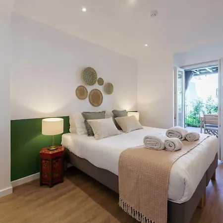 Charm With Patio Appartement