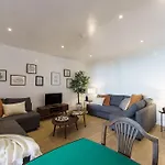 Apartament Charm With Patio