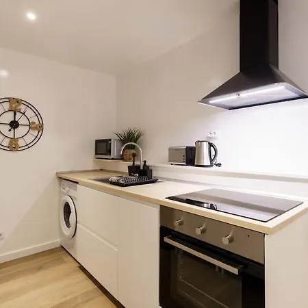 Charm With Patio Apartman *