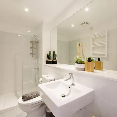 Charm With Patio Appartamento