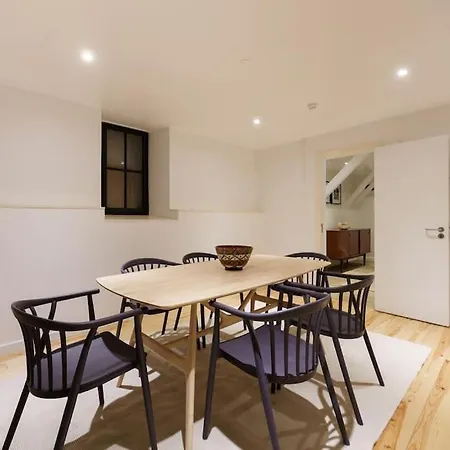 Charm With Patio Appartamento Lisbona