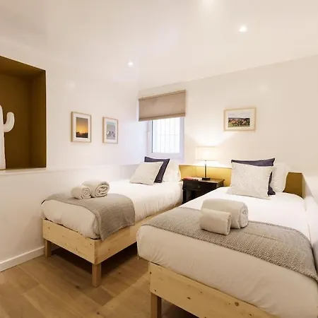 Charm With Patio Appartamento