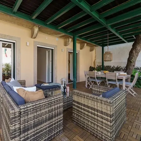Charm With Patio Lisbona
