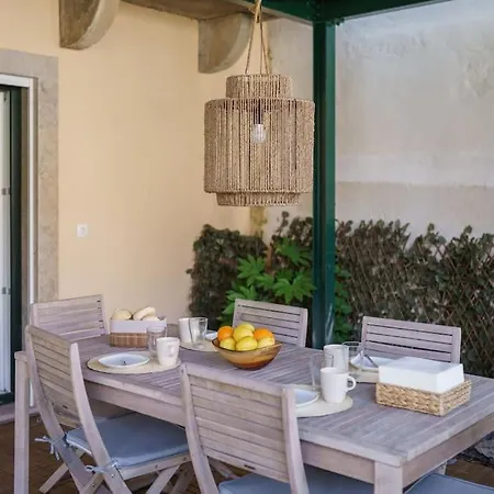 Charm With Patio * Lisbona