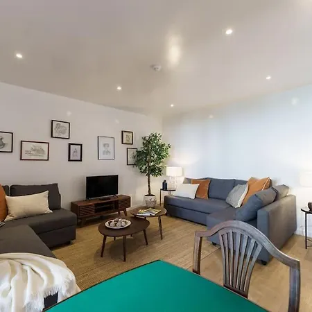 Apartman Charm With Patio