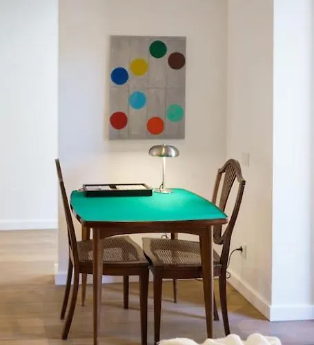 Charm With Patio Appartement