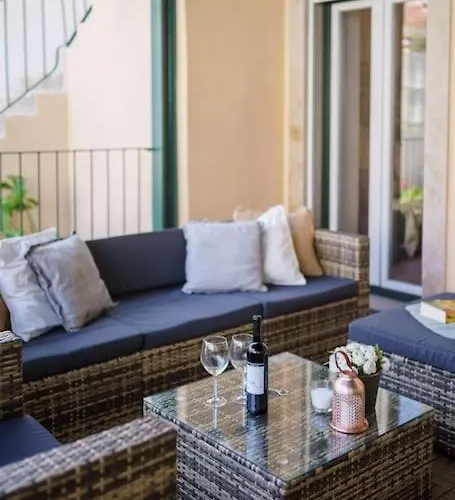 Appartement Charm With Patio Lissabon