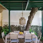 Charm With Patio Διαμέρισμα