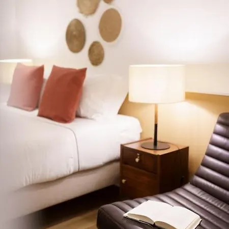 Daire Charm With Patio