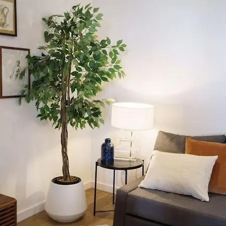 Apartment Charm With Patio Lissabon